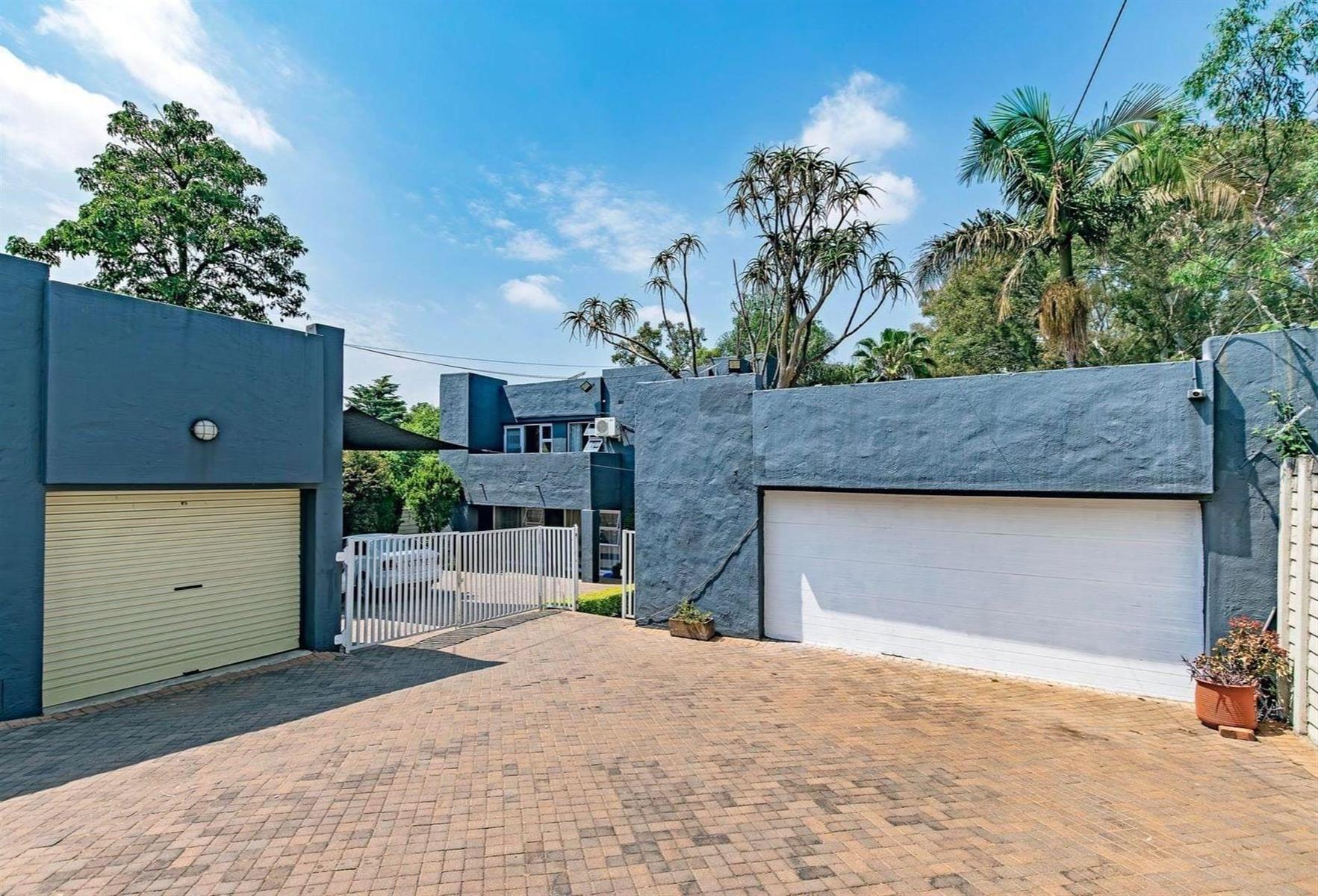 House For Sale in Lyndhurst, Johannesburg