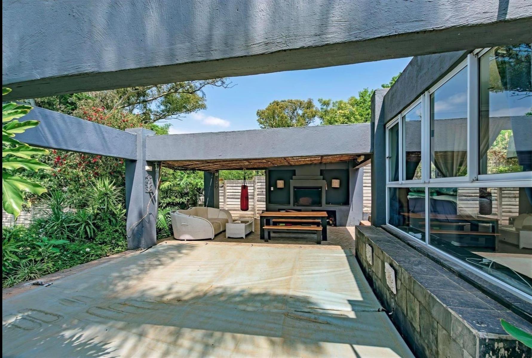 House For Sale in Lyndhurst, Johannesburg