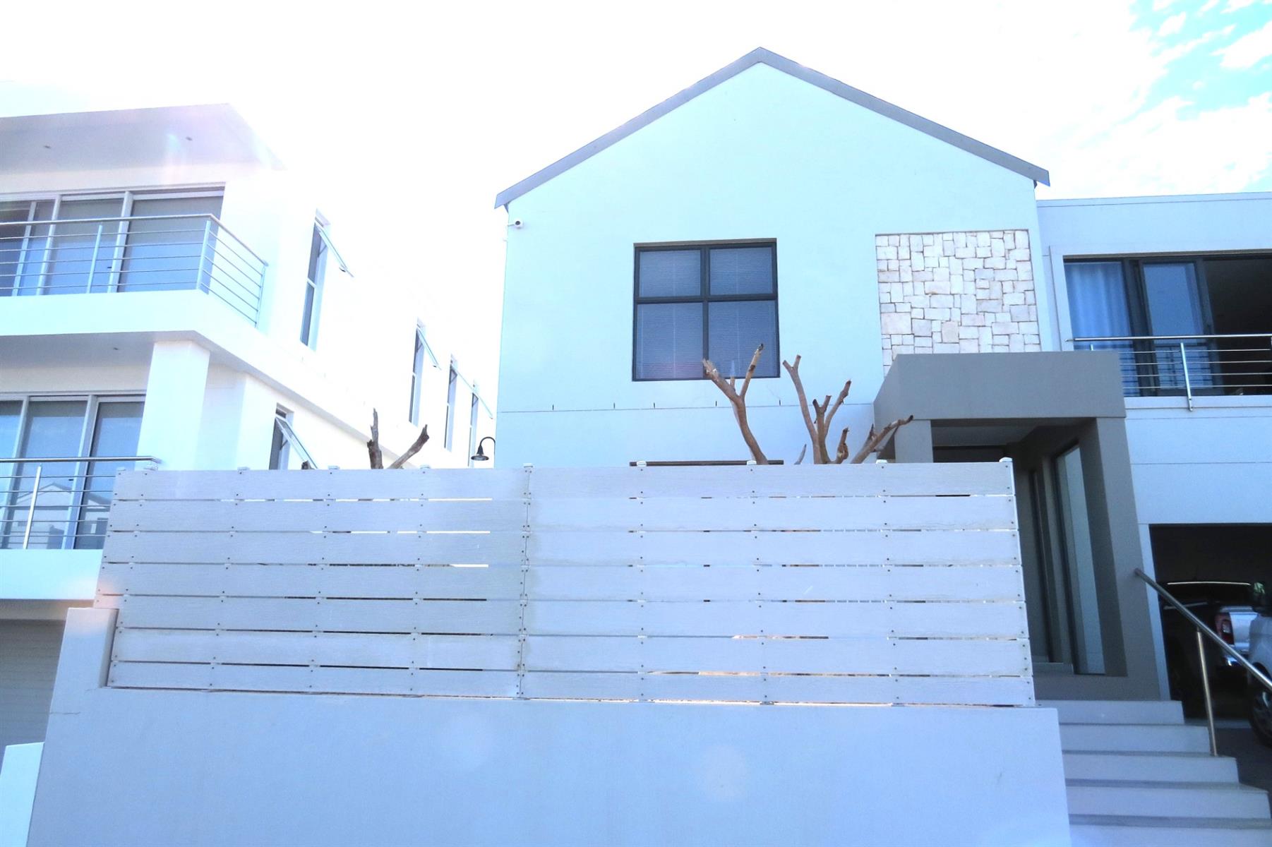 5 Bedroom house divided in 2 units :  Calypso Beach: Langebaan