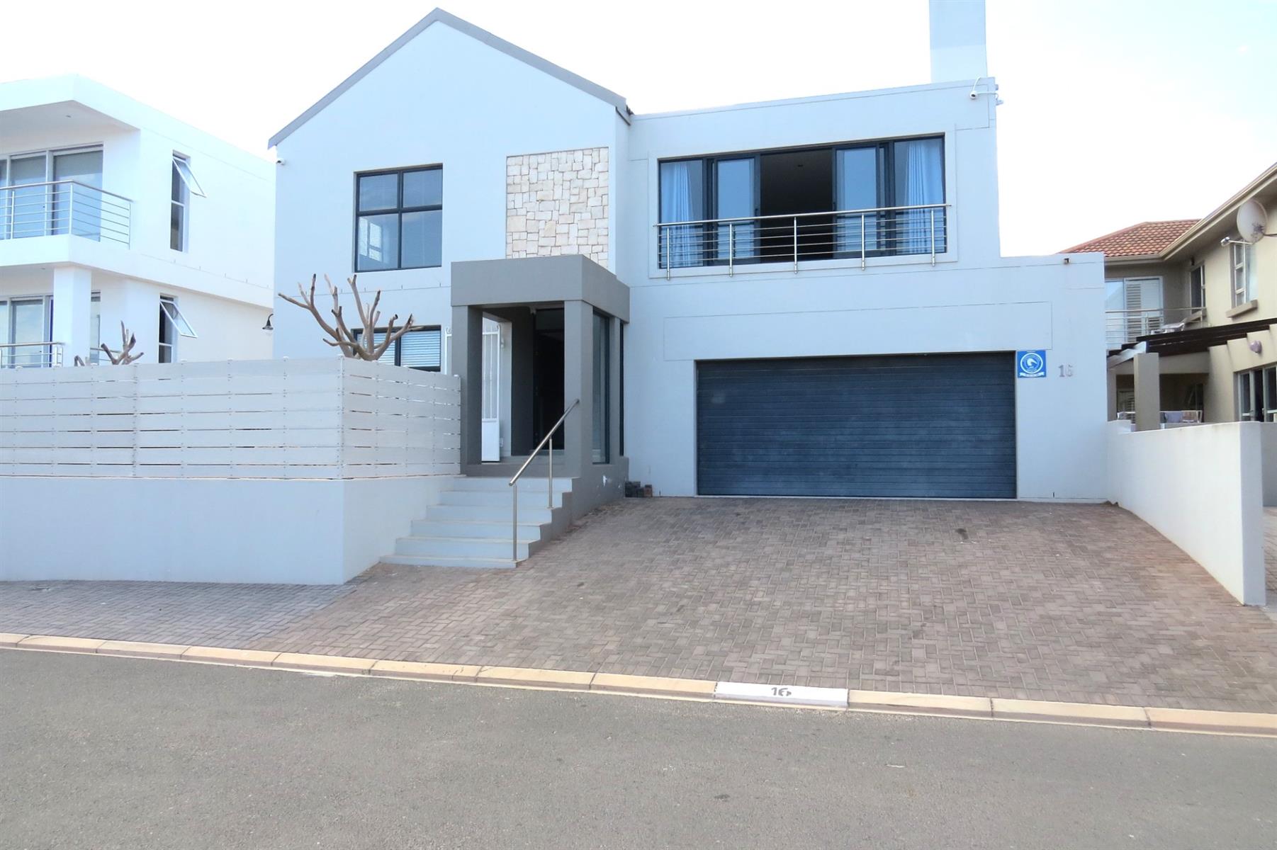 5 Bedroom house divided in 2 units :  Calypso Beach: Langebaan