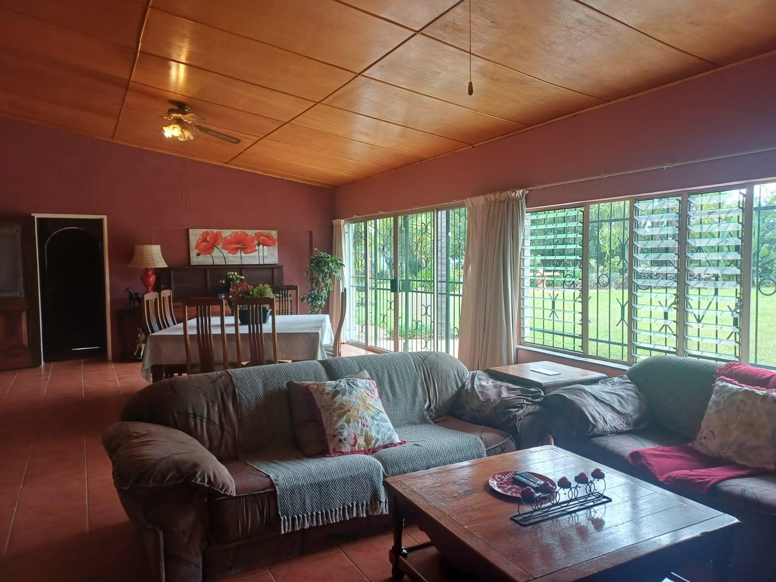 Escape the rush of city life and discover this charming smallholding in the bushveld!