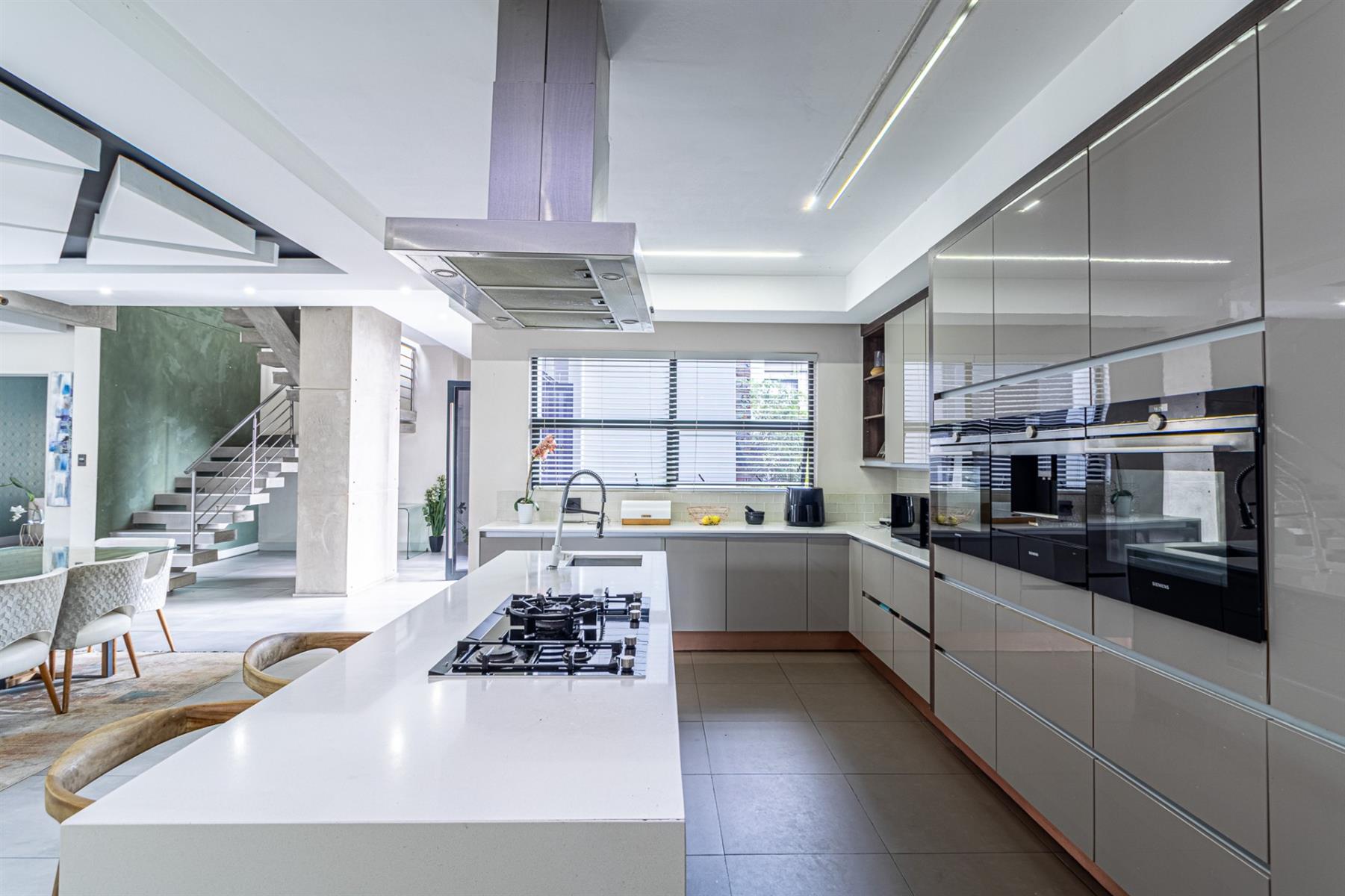 5 Bedroom Contemporary Style home in Cedar Creek