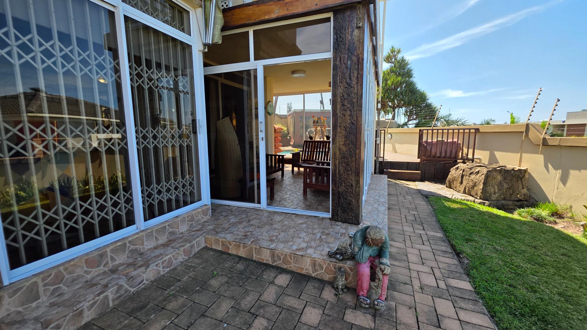 Spectacular 4 bedroom Home with 180 degree sea views and additional flatlets