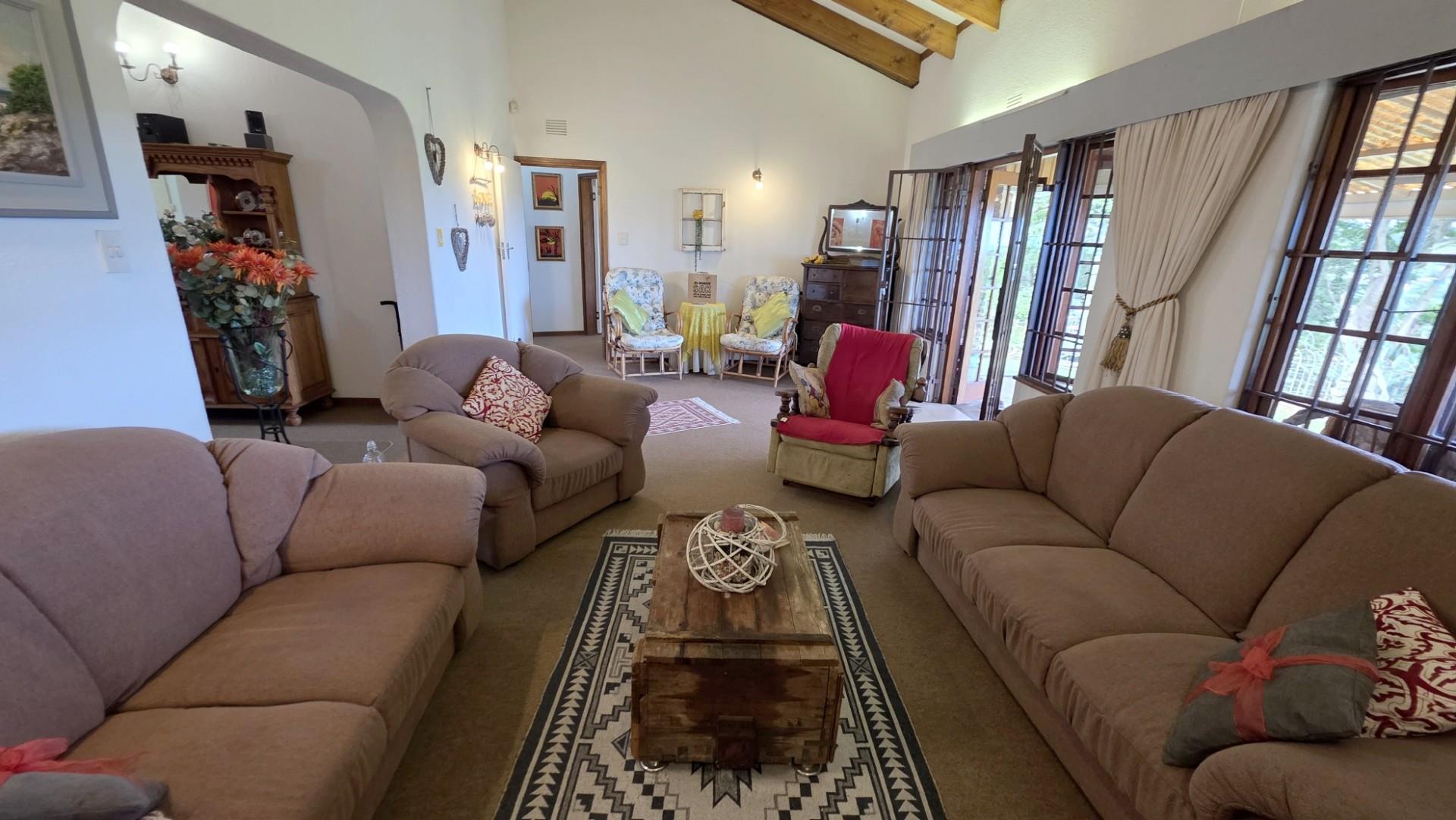 Picturesque 2 bedroom, 2 bathroom Townhouse For Sale in Margate, KwaZulu Natal