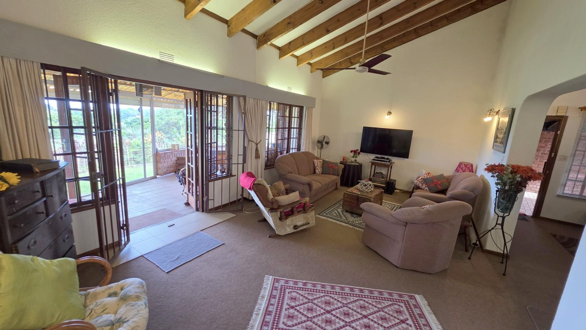 Picturesque 2 bedroom, 2 bathroom Townhouse For Sale in Margate, KwaZulu Natal