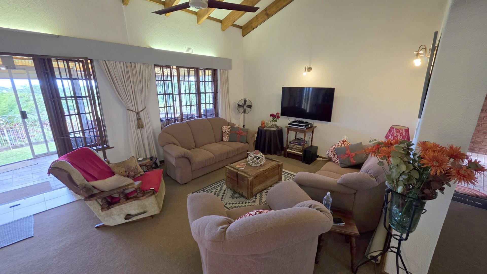 Picturesque 2 bedroom, 2 bathroom Townhouse For Sale in Margate, KwaZulu Natal
