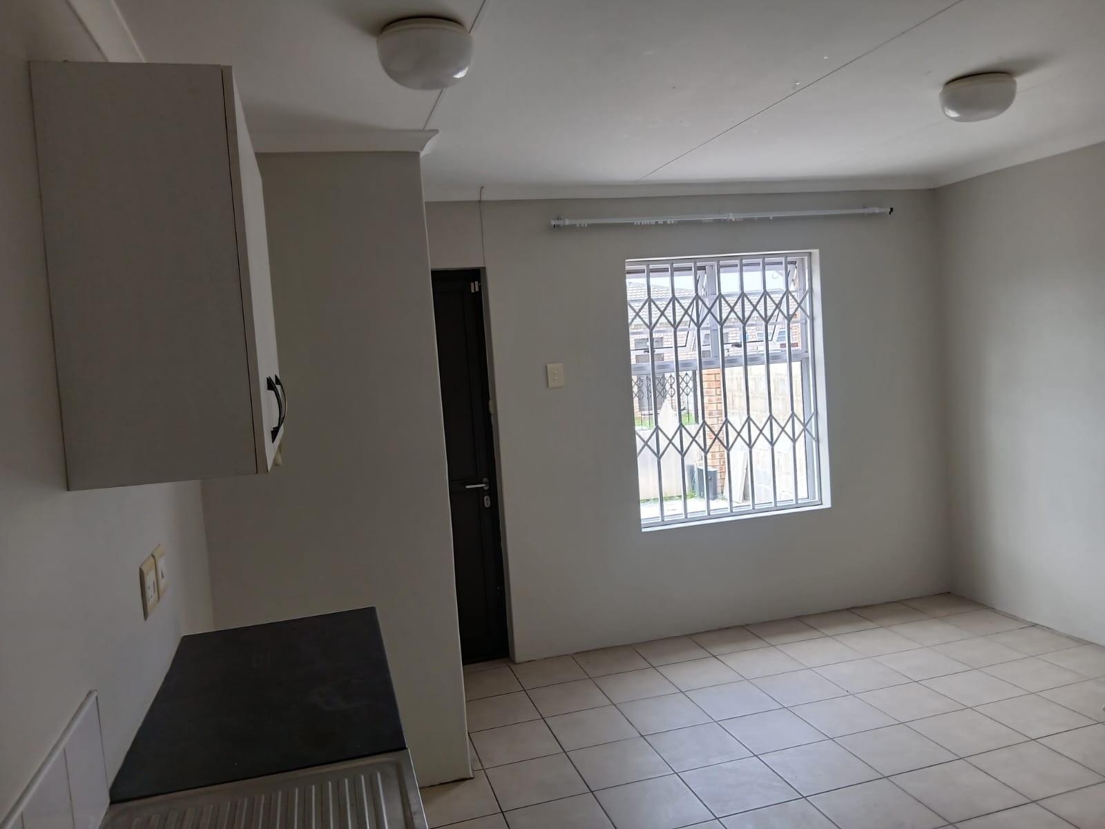 House For Sale in Port Elizabeth Central, Port Elizabeth
