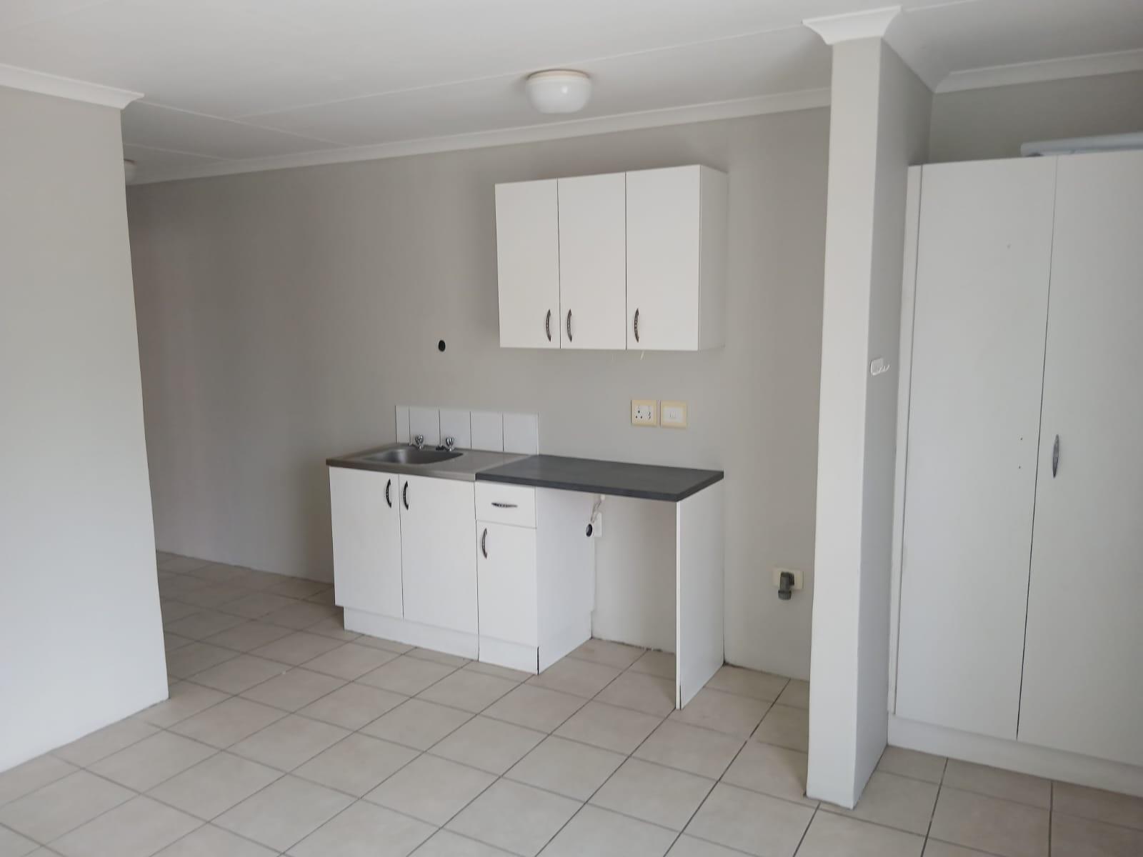 House For Sale in Port Elizabeth Central, Port Elizabeth