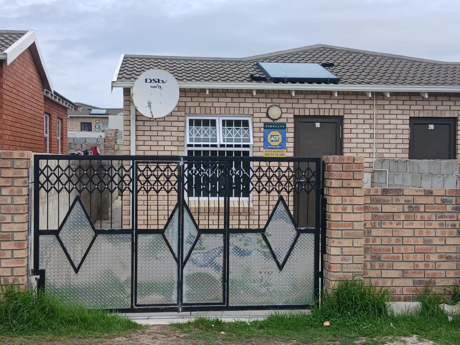 House For Sale in Port Elizabeth Central, Port Elizabeth