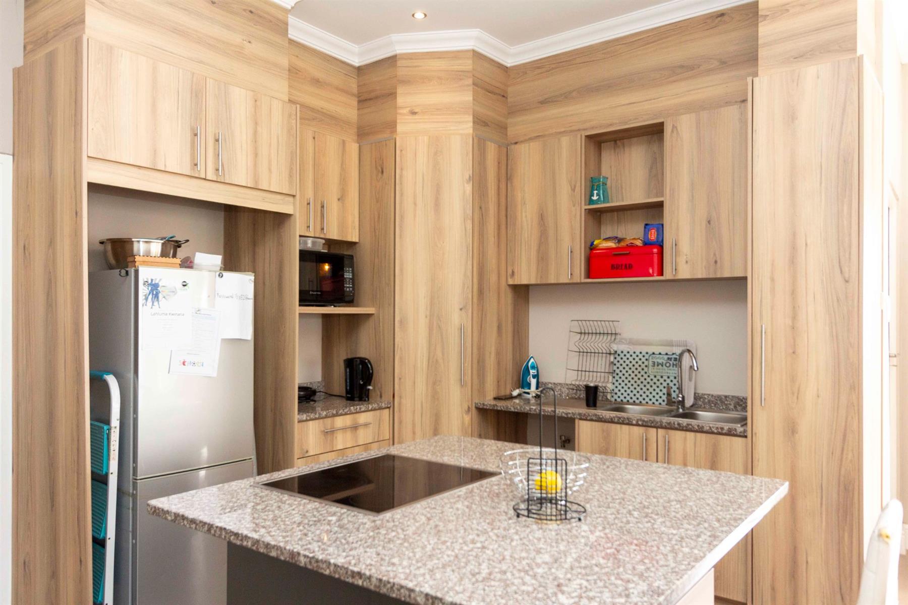 Townhouse For Sale in Parsonsvlei, Port Elizabeth