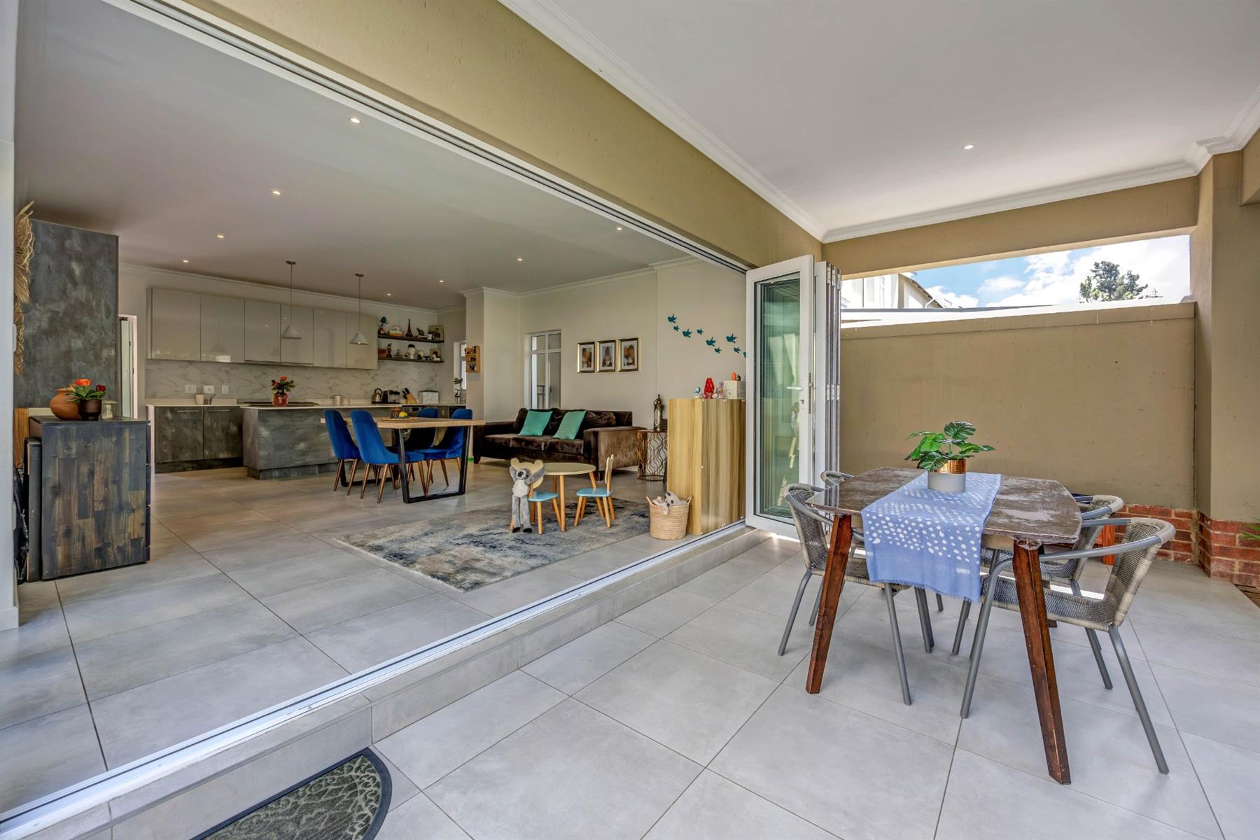 16 Kingfisher Close