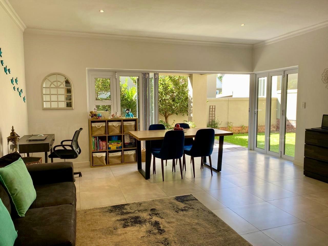 16 Kingfisher Close