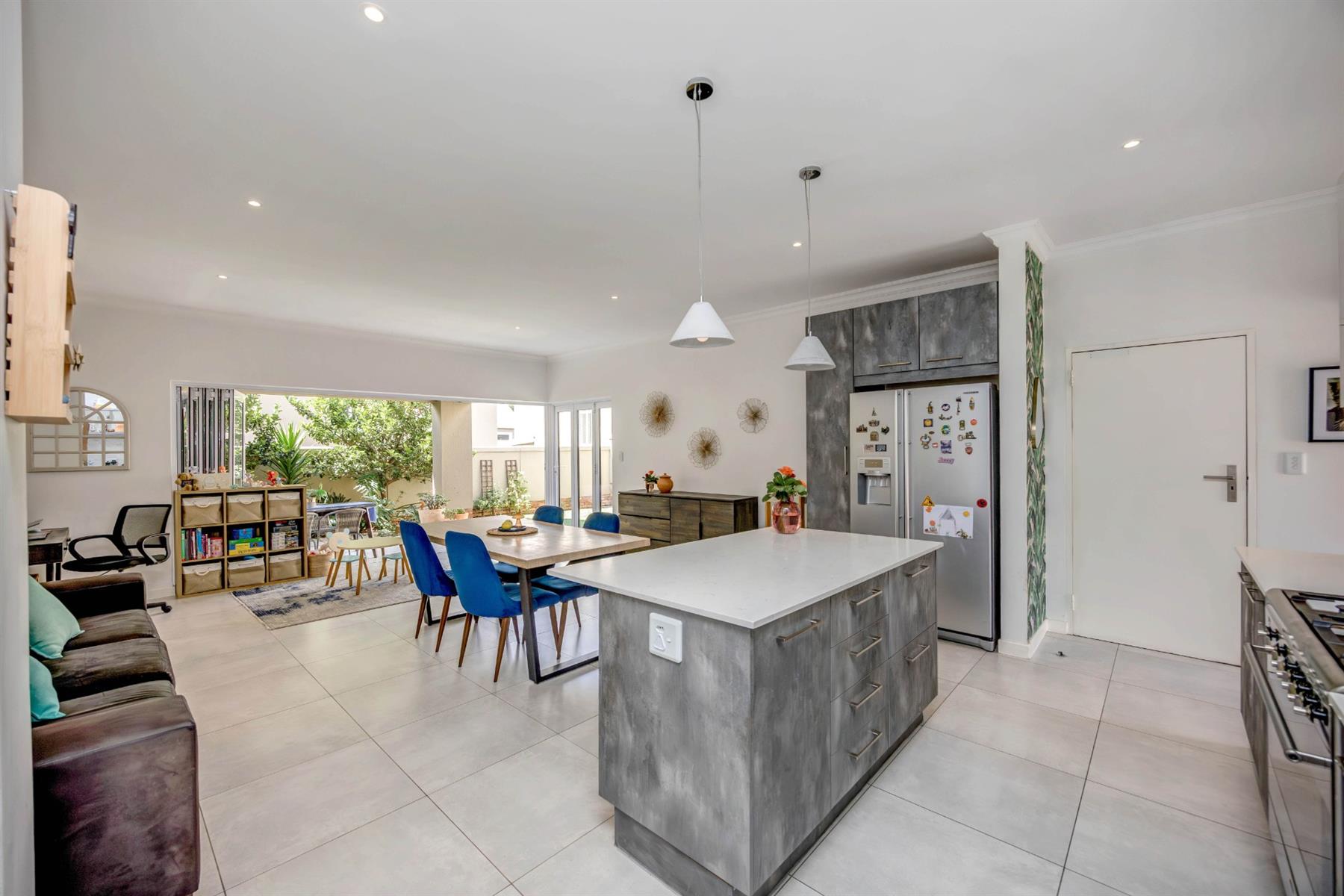 Townhouse for sale in Douglasdale, Sandton, 182 m²
