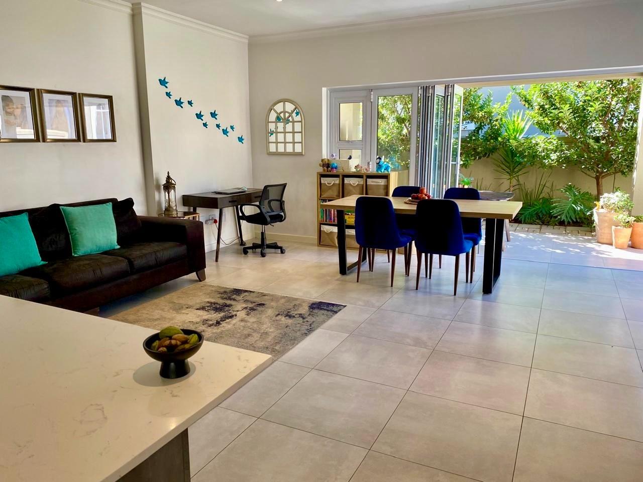 16 Kingfisher Close