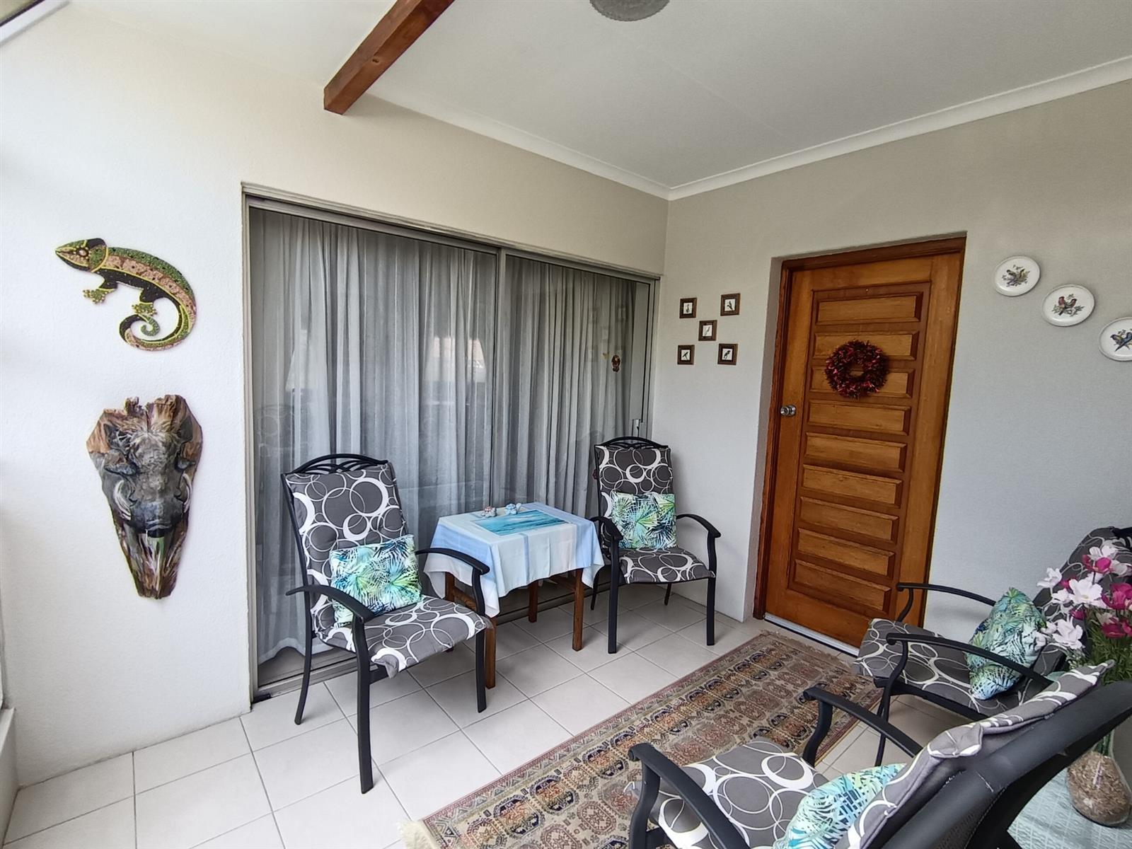 Townhouse For Sale in Birchleigh, Kempton Park
