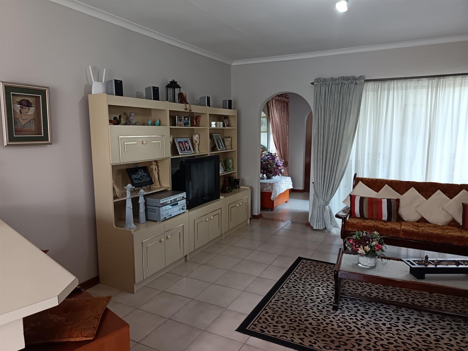 Townhouse For Sale in Birchleigh, Kempton Park