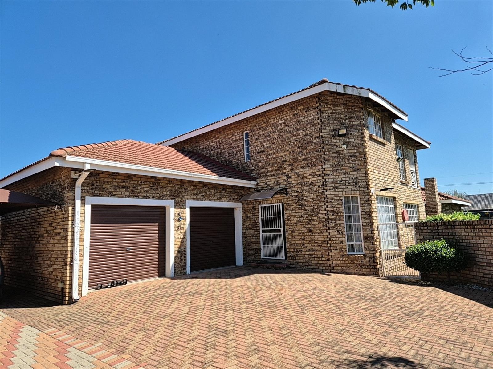 Spacious 4-Bedroom Family Home with Large Garden in Miederpark, Potchefstroom, North West