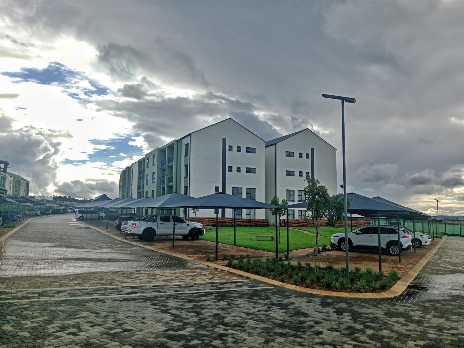 Modern 2 Bedroom with 2 Bathrooms for Rental in Greenkloof Eco Estate, Mooikloof, Pretoria East
