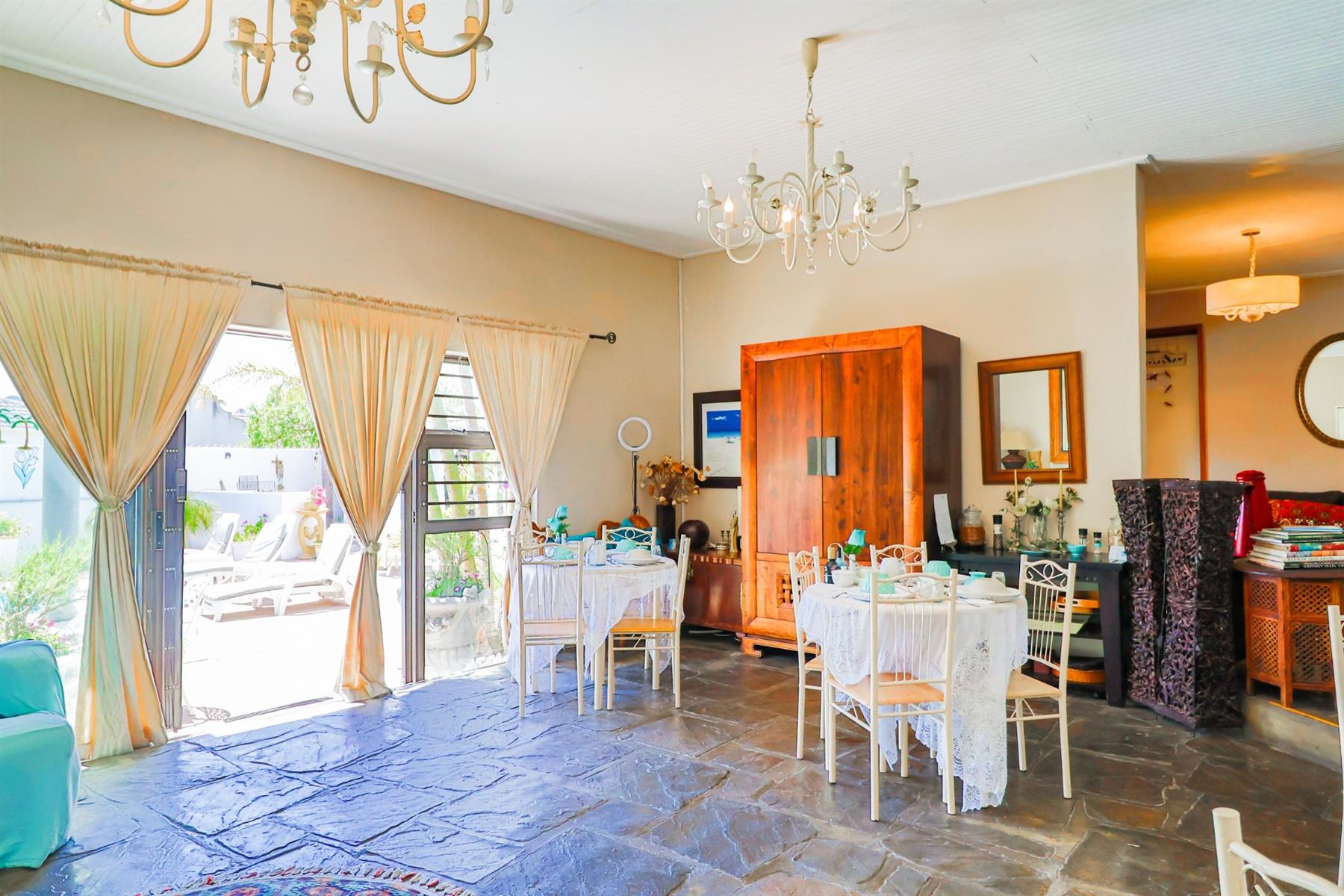 Income-Generating Coastal Retreat - Established Airbnb in Langebaan