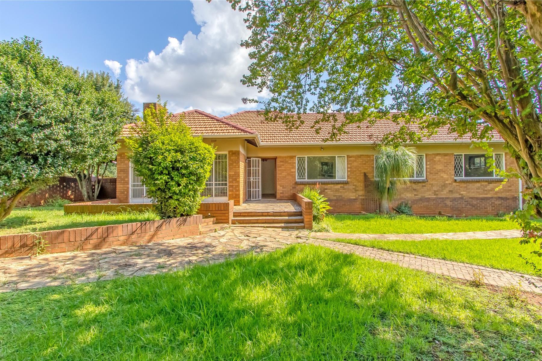 Renovators Dream House For Sale in Berario, Randburg