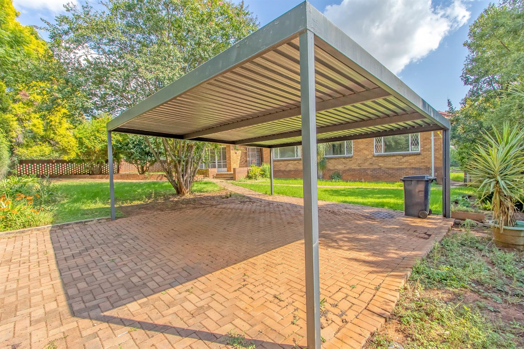 Renovators Dream House For Sale in Berario, Randburg