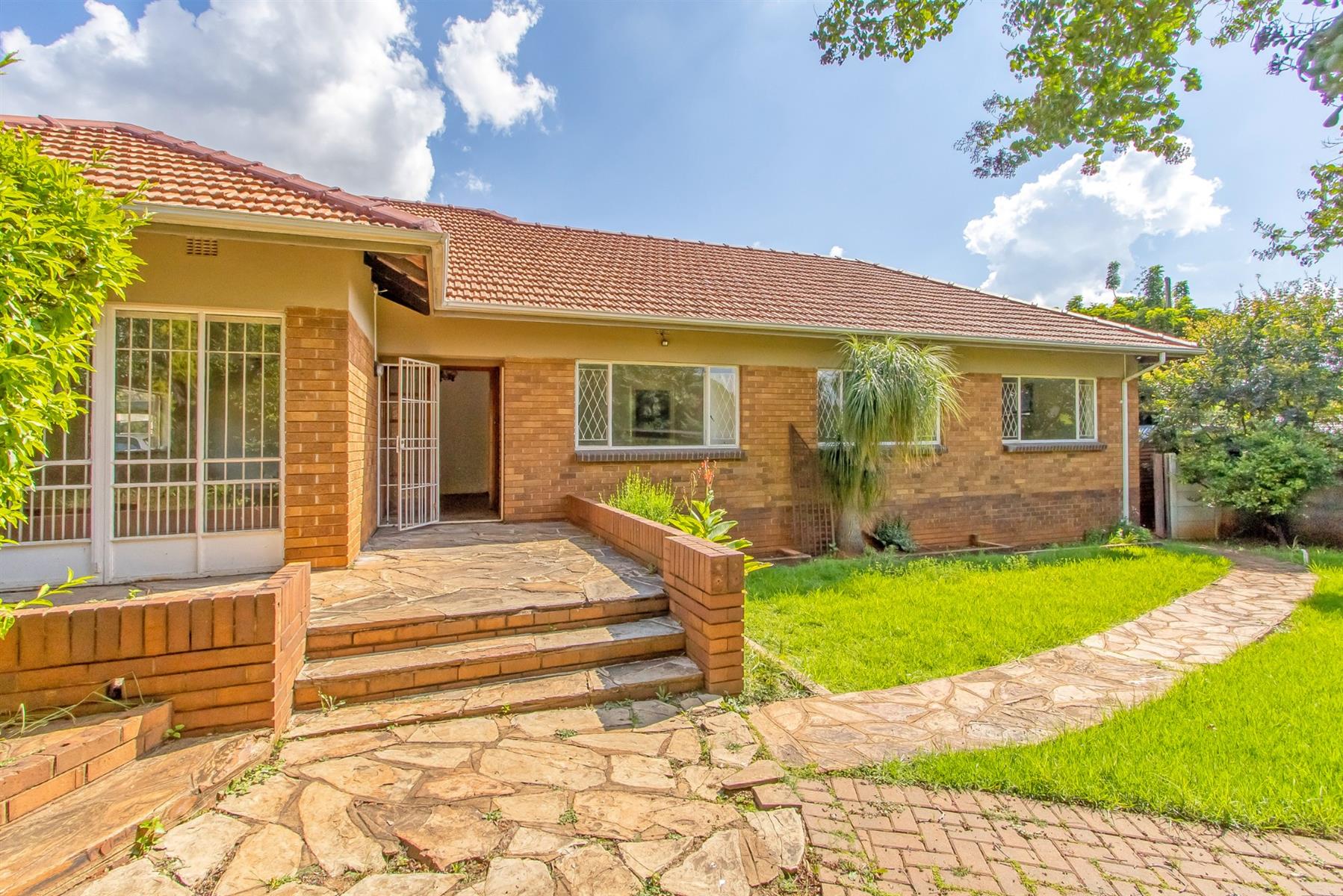 Renovators Dream House For Sale in Berario, Randburg