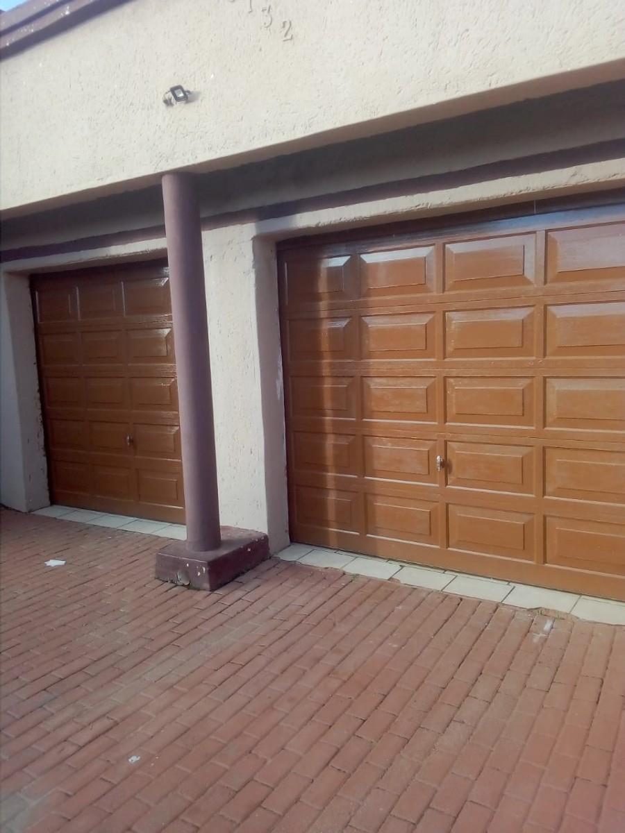 House For Sale in Mahlasedi Park, Polokwane