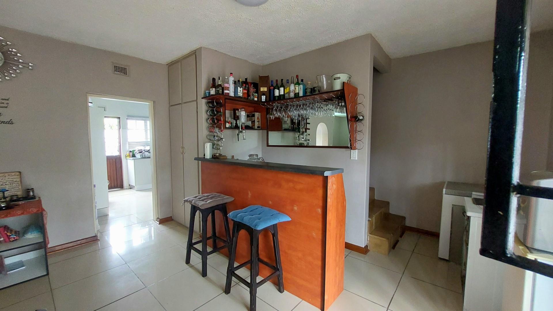 Duplex Apartment For Sale in Uvongo, KwaZulu Natal
