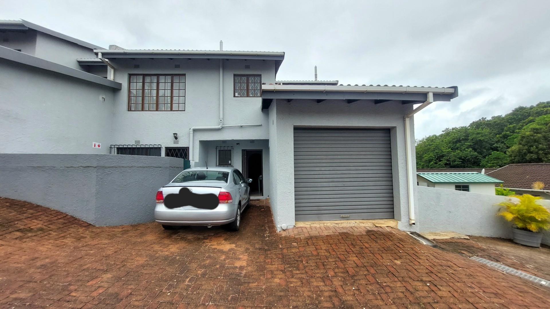 Duplex Apartment For Sale in Uvongo, KwaZulu Natal