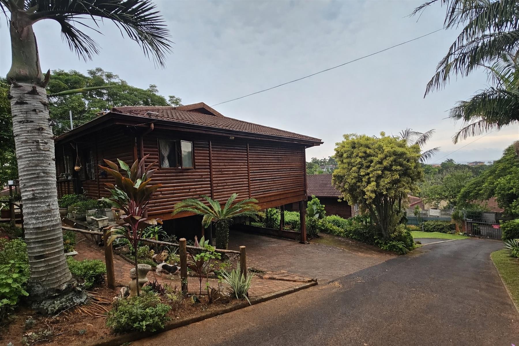 Townhouse For Sale in Manaba Beach, Margate, KwaZulu Natal