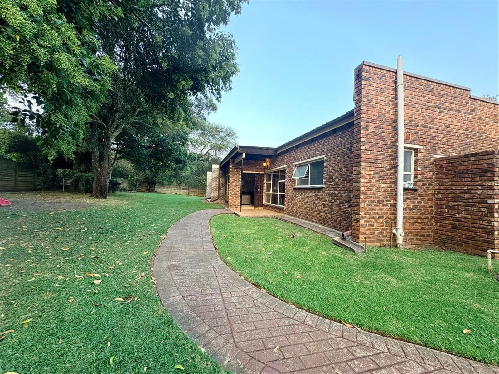 Stop scrolling! The perfect 4 bedroom family home with a large yard.
