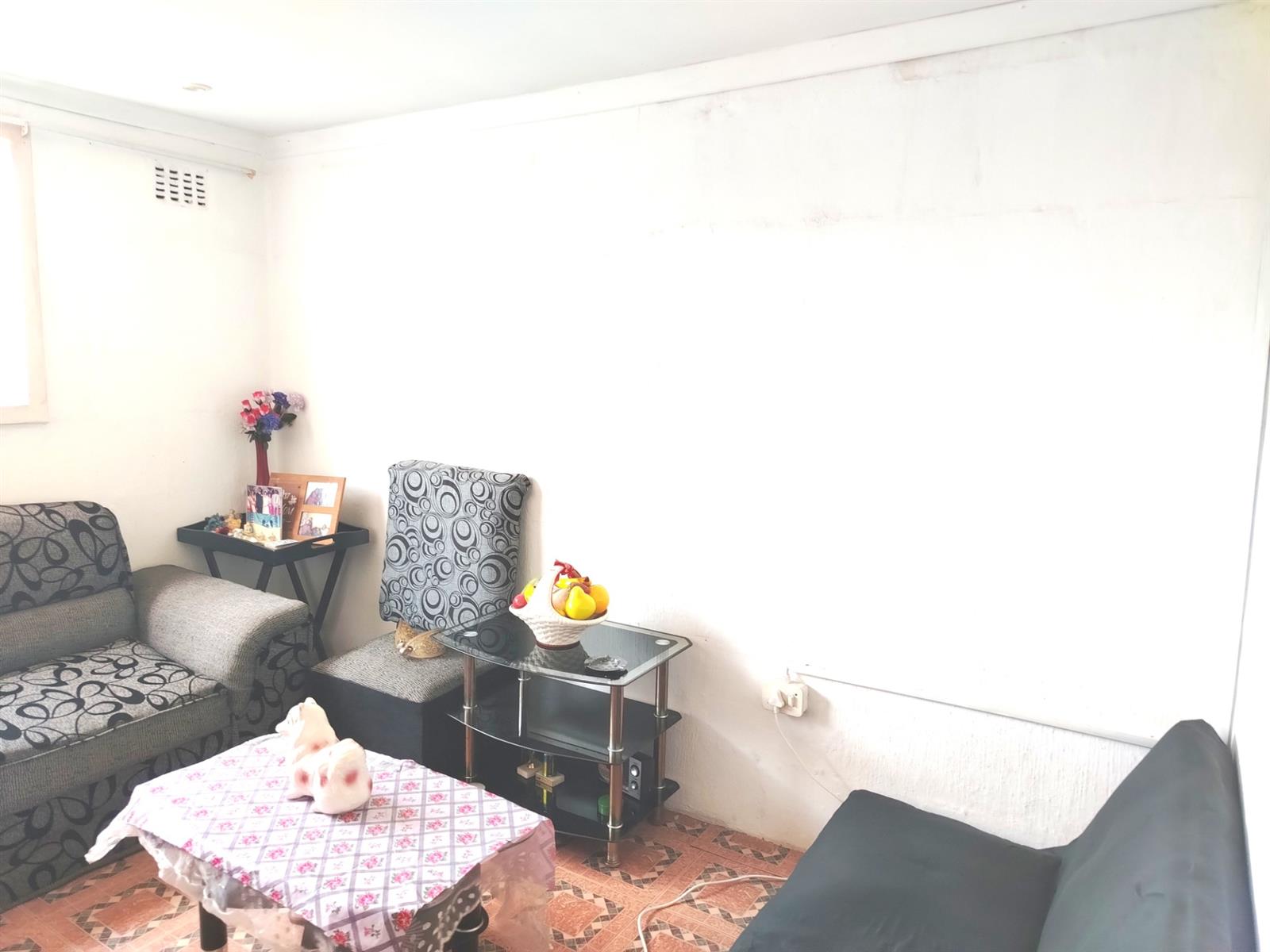One Bedroom Apartment for Sale in Greenbury, Phoenix, KwaZulu Natal
