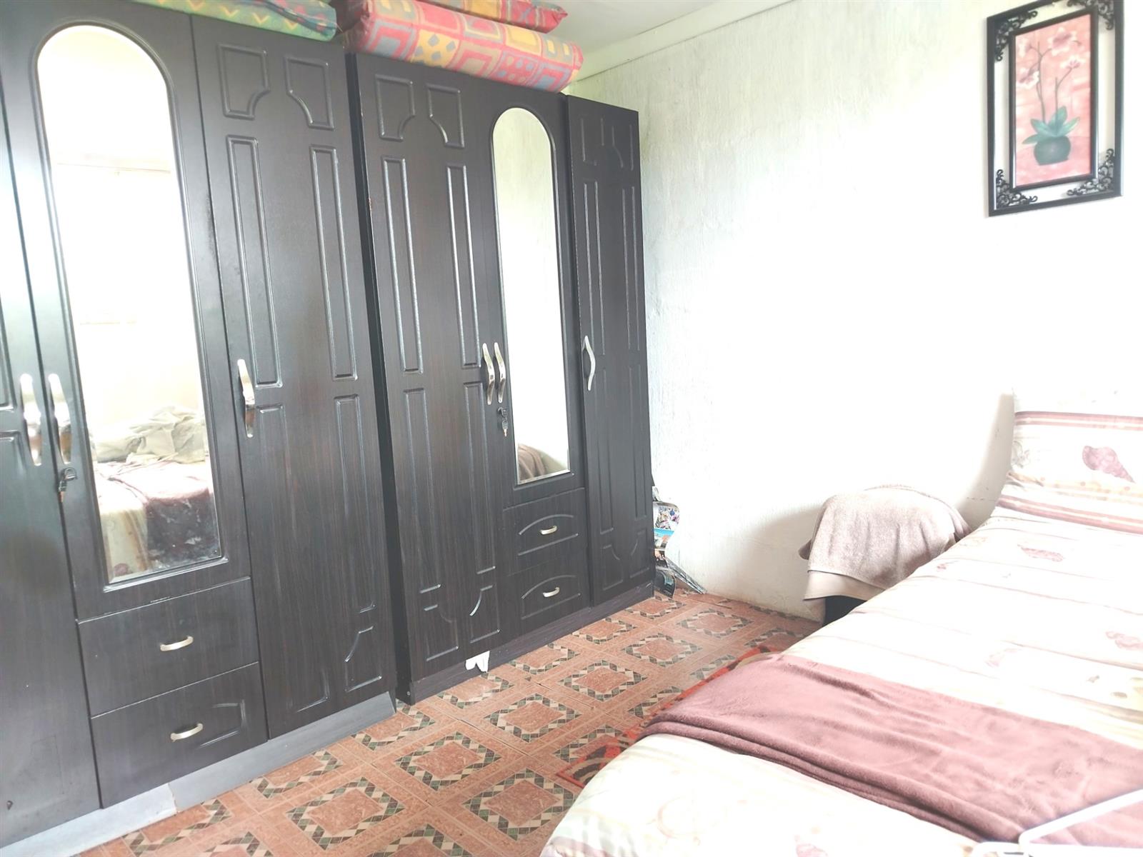 One Bedroom Apartment for Sale in Greenbury, Phoenix, KwaZulu Natal