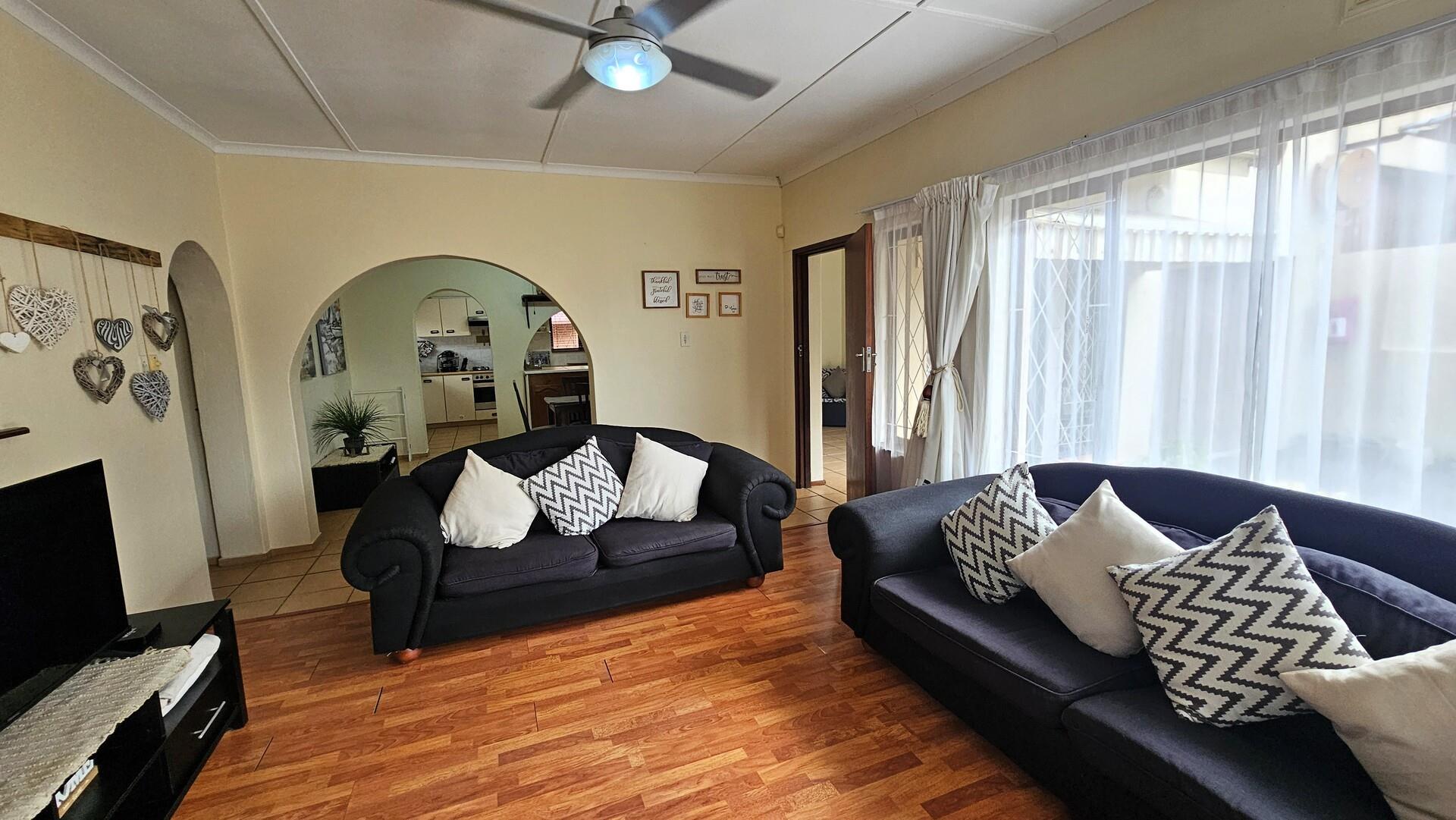 Pet-Friendly Townhouse in a Sought-After Location - Close to Everything You Need