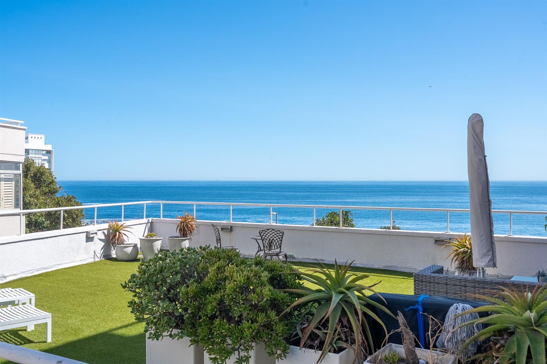 Aibnb Studio For Sale in Sea Point, Cape Town