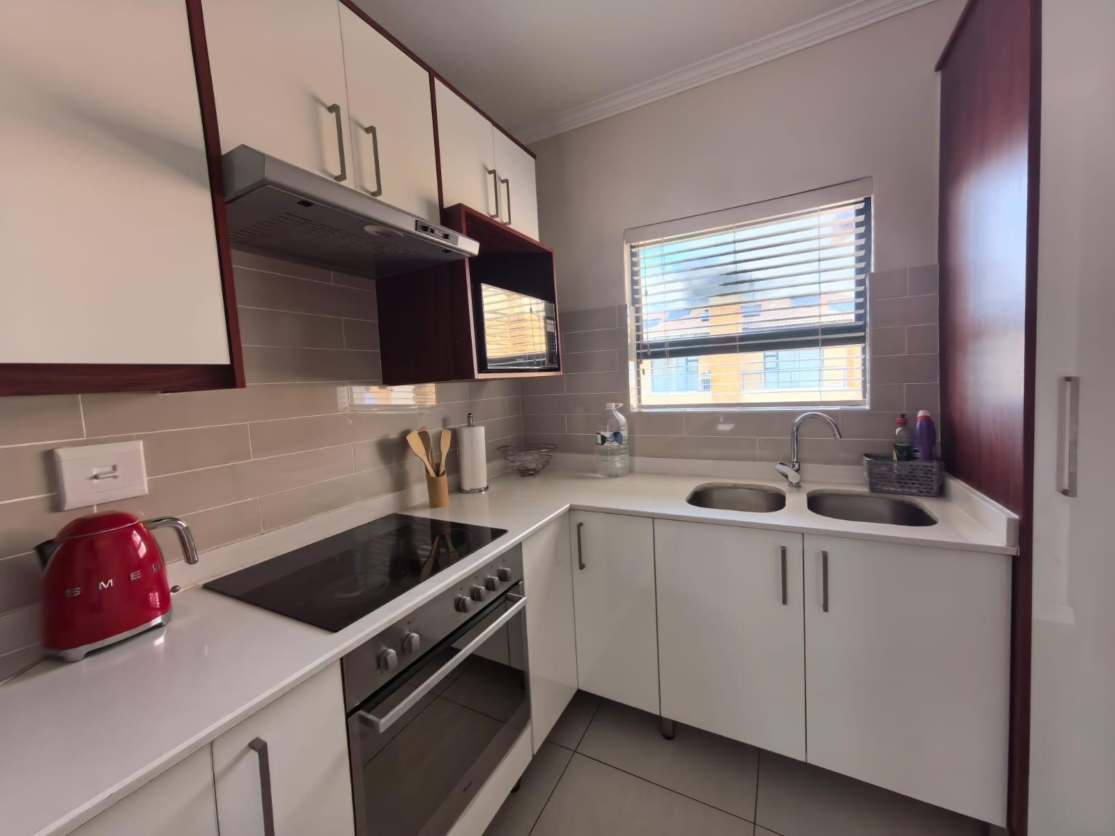 2 Bedroom Modern Elegance at The Palms: Your Secure Urban Sanctuary in Heuwelsig, Kimberley