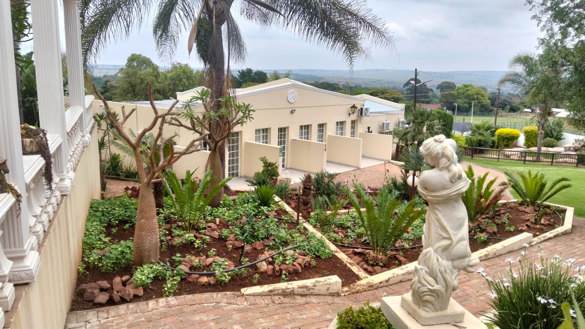 11 Beds House, 2.6ha Land Agricultural 8 Greenhouses 5 Boreholes