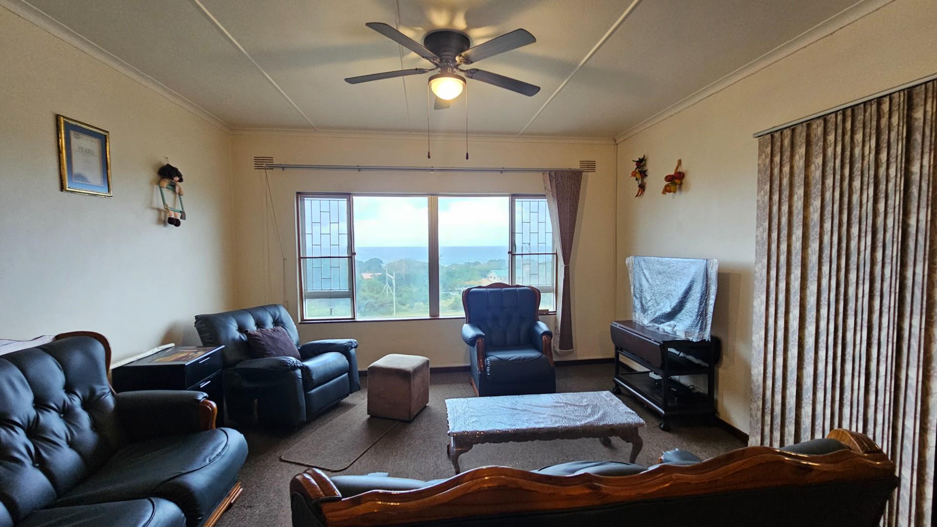 Coastal Comfort and Easy Living in Peaceful Umtentweni Complex