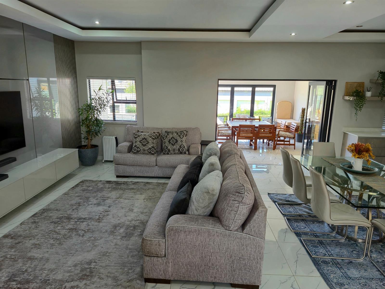 Luxury Living at Its Finest | Elegant Home to Rent in Six Fountains