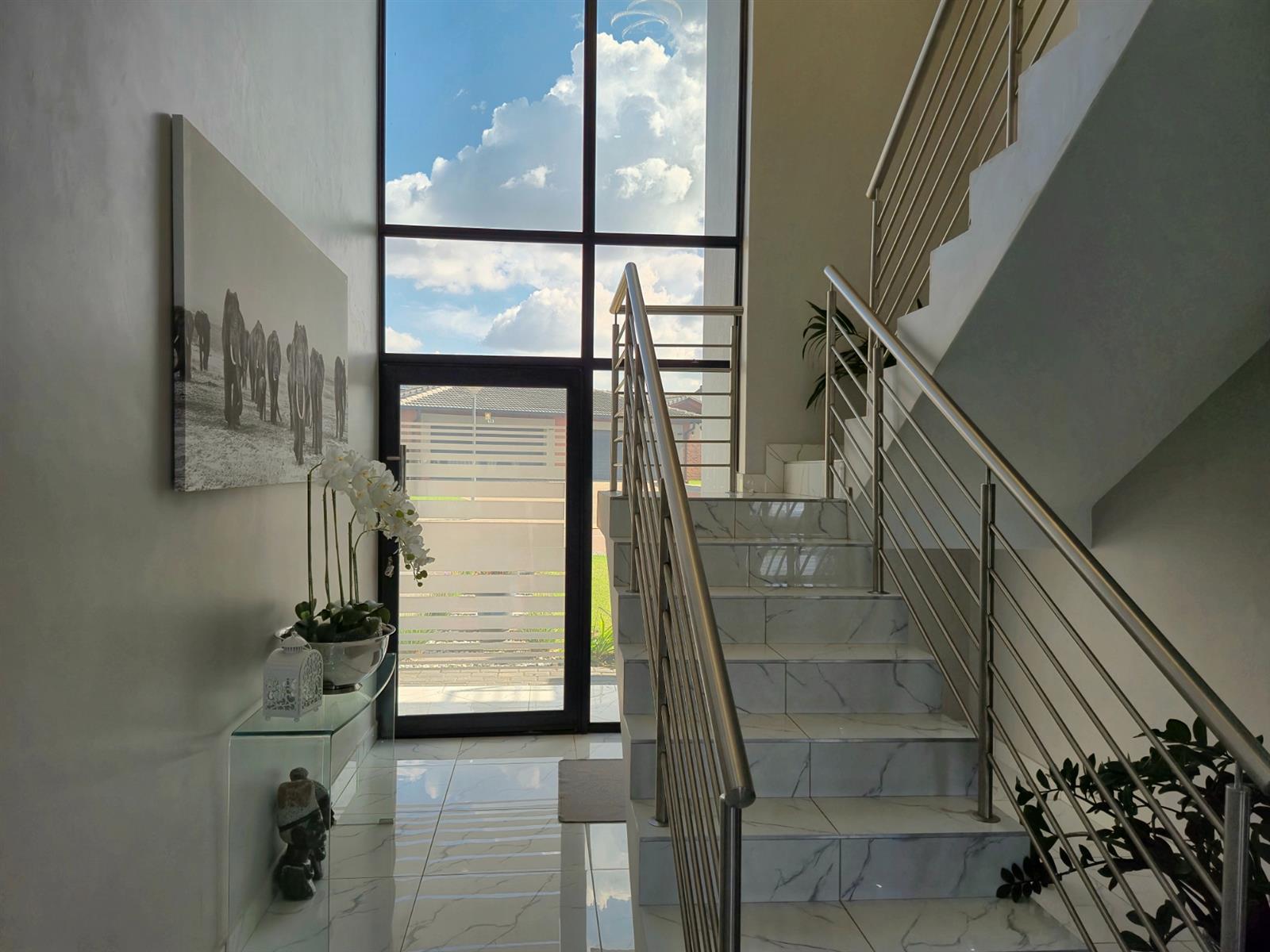 Luxury Living at Its Finest | Elegant Home to Rent in Six Fountains