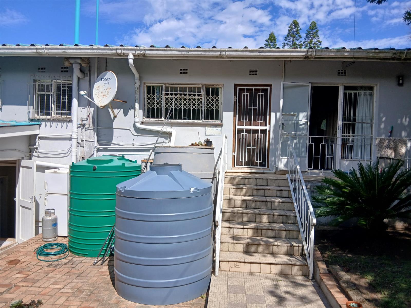 R1 550 000 4 Bedroom House for sale in East bank