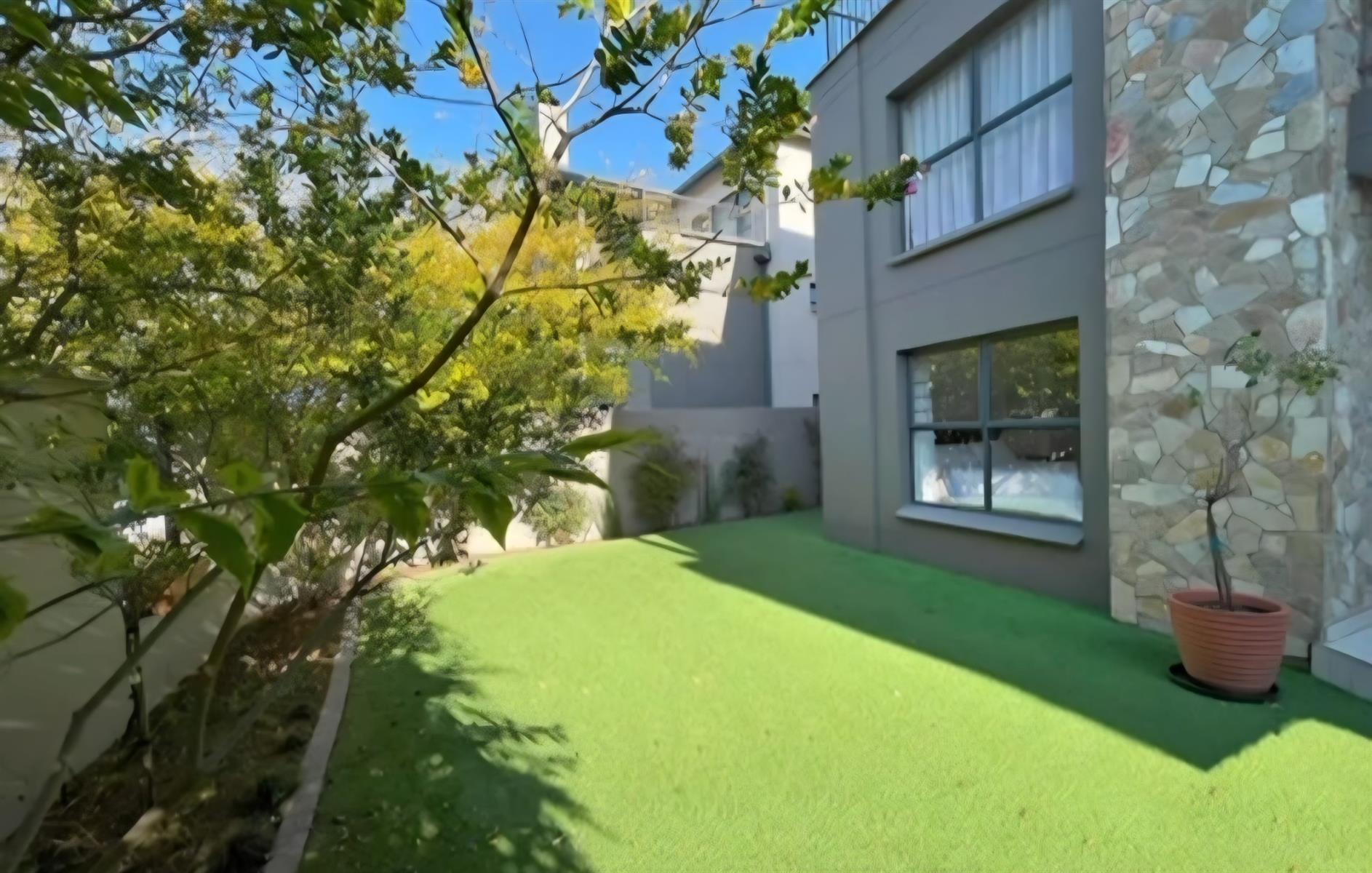 Apartment for sale in Waterfall, Midrand