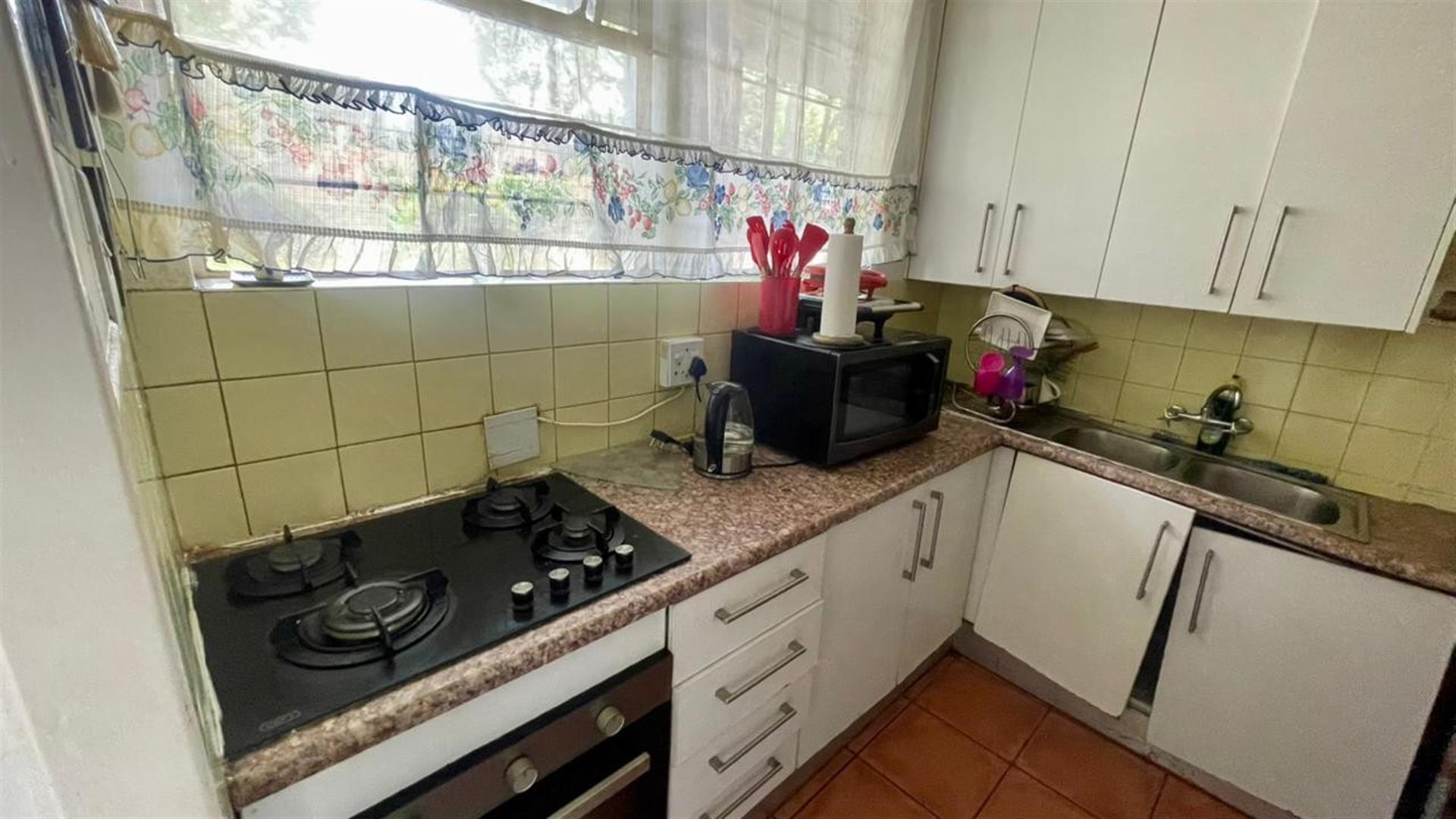 1.5 Bedroom For Sale in Windsor West