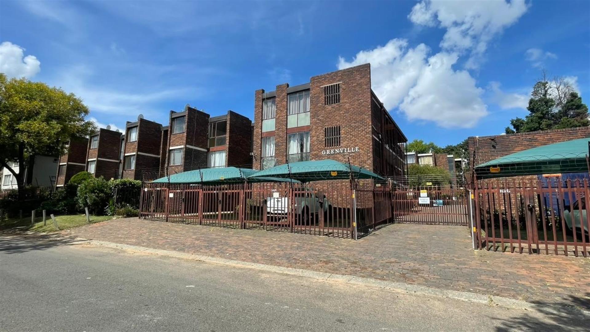 1.5 Bedroom For Sale in Windsor West