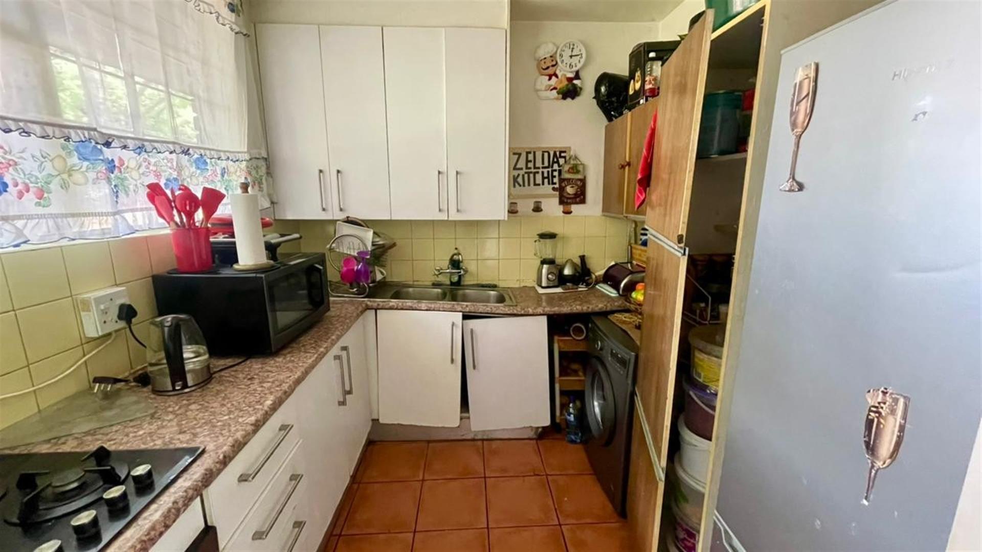 1.5 Bedroom For Sale in Windsor West