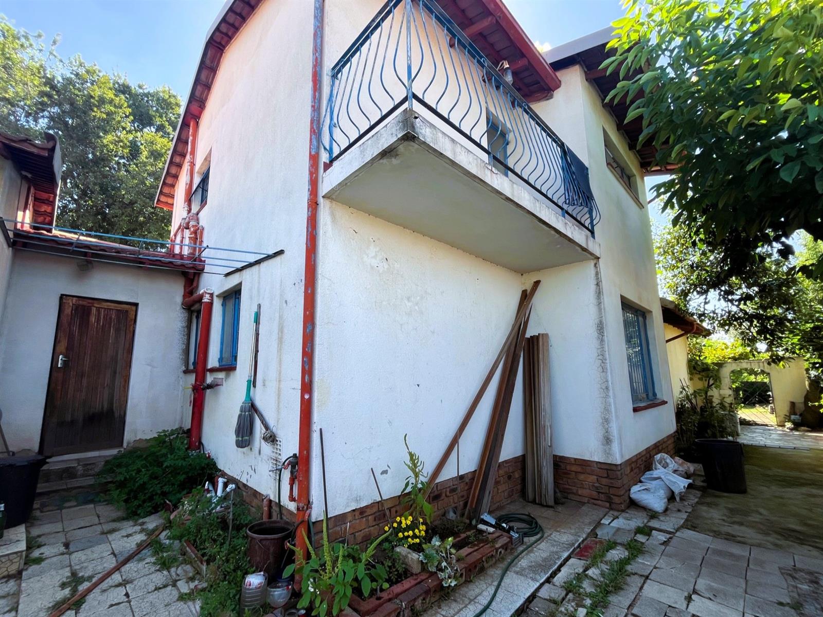 Spacious 4 Bedroom Home with Endless Potential in Elandspark!