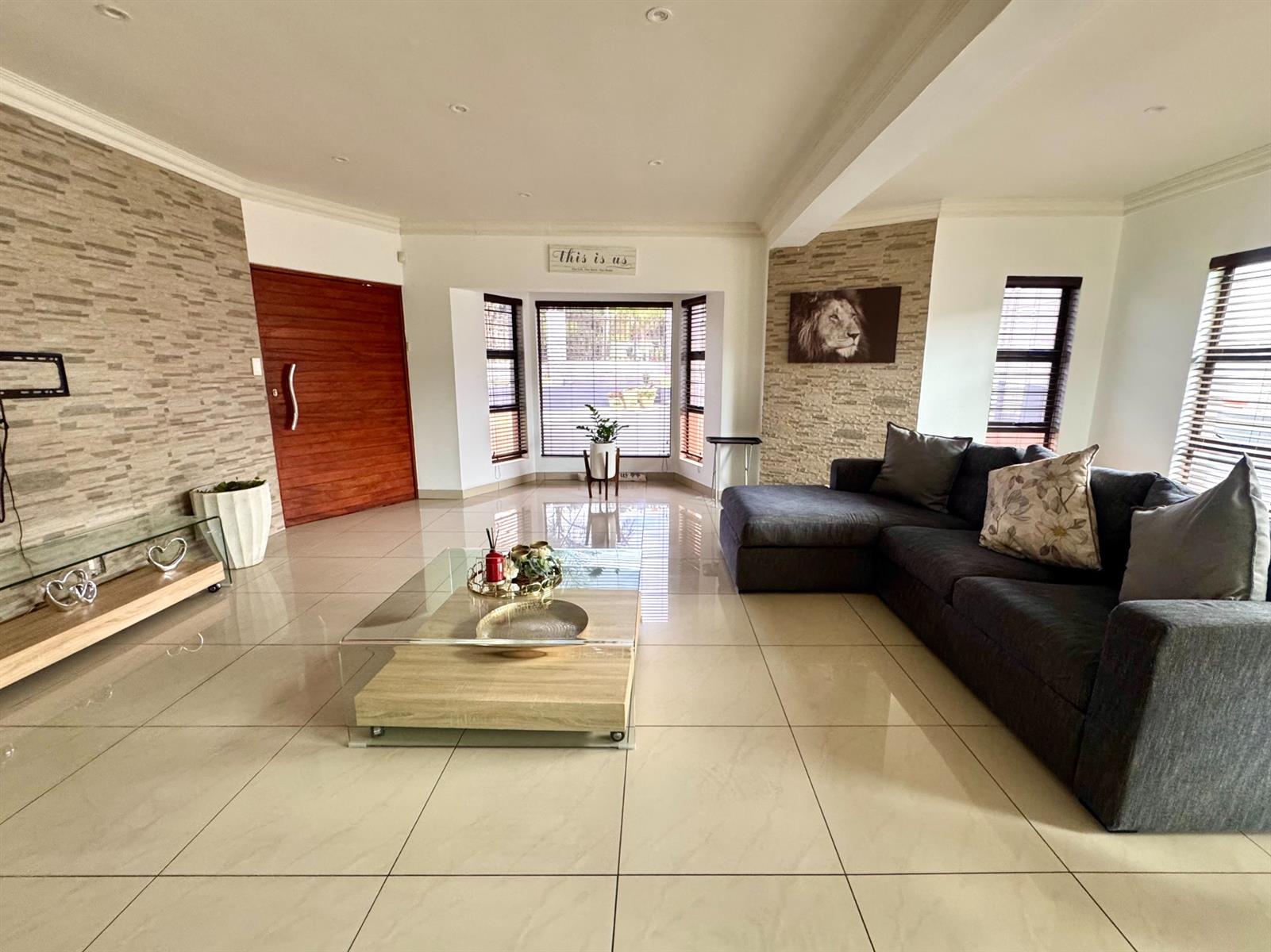 Effortless Elegance Meets Prime Location