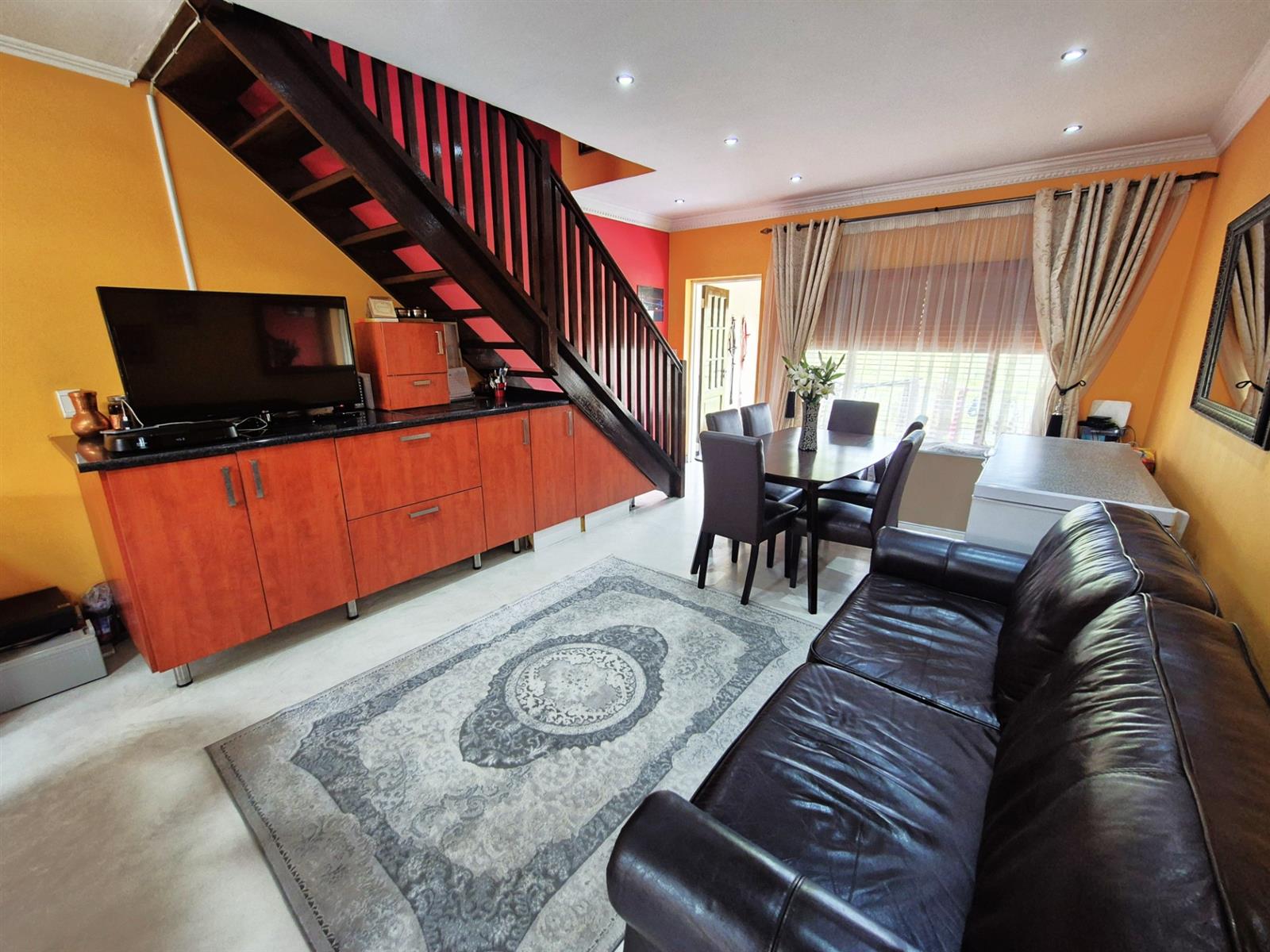 Apartment For Sale in Sunninghill, Sandton