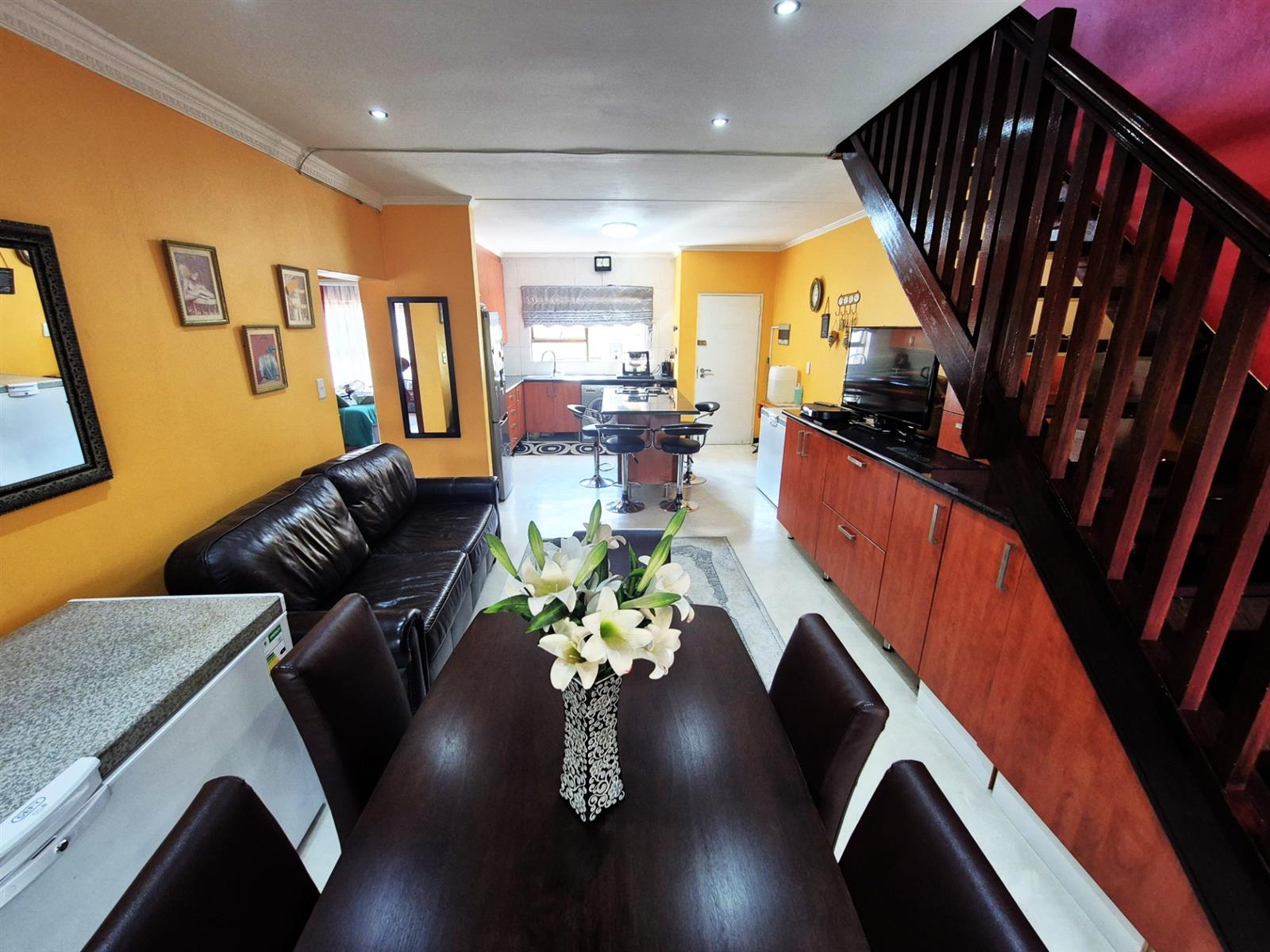 Apartment For Sale in Sunninghill, Sandton