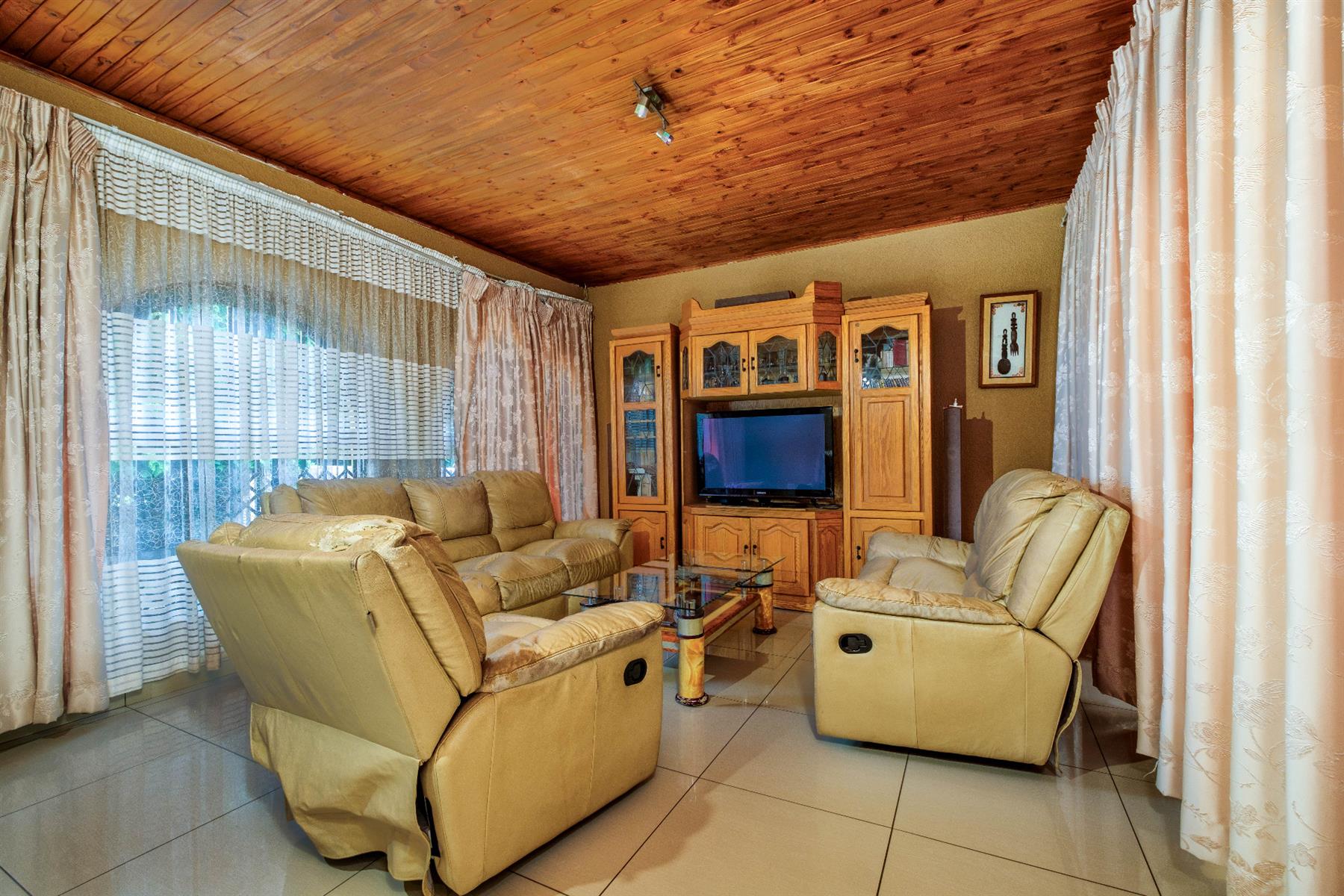 House for sale in Witpoortjie, Roodepoort, 310 m²
